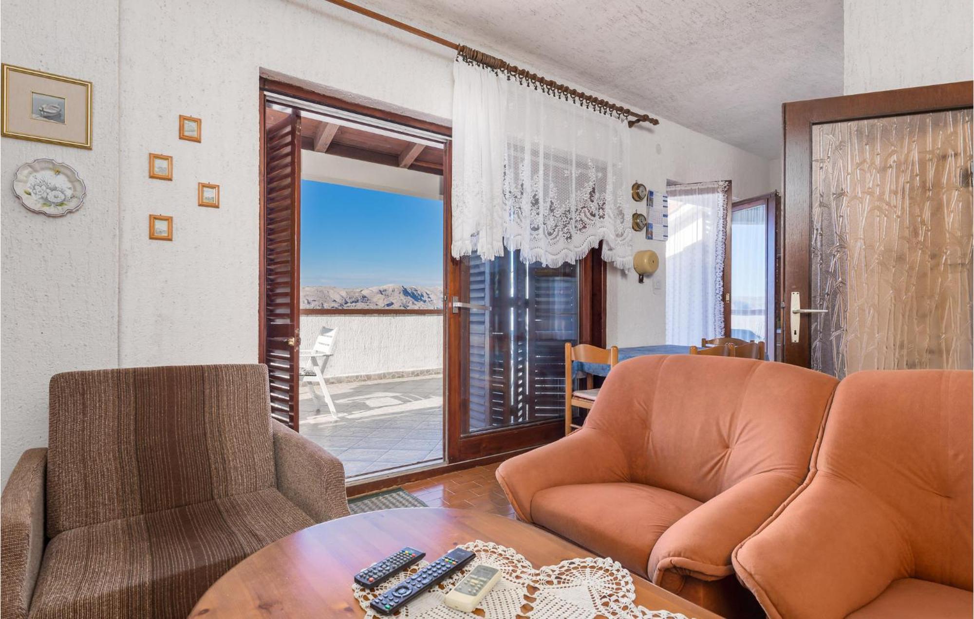 2 Bedroom Nice Apartment In Ябланац Екстериор снимка