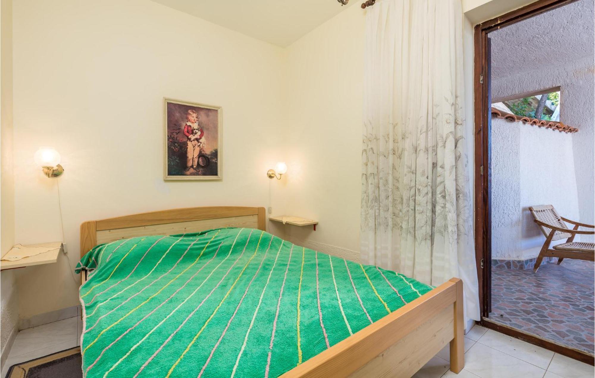 2 Bedroom Nice Apartment In Ябланац Екстериор снимка